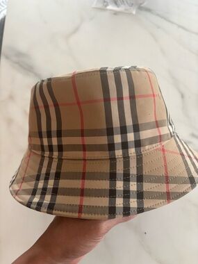 Burberry Beige Plaid Bucket Hat with Black & Red Accents